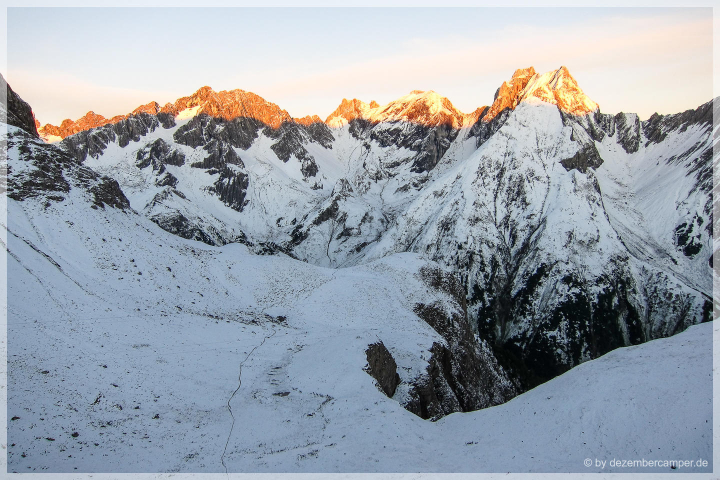 Blick am Morgen von der Memminger Hütte